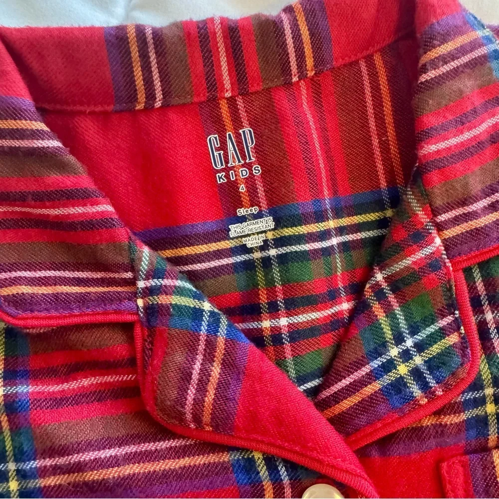 Gap Kids Christmas Plaid Button-Up Nightgown. Size 4 - Picture 3 of 7